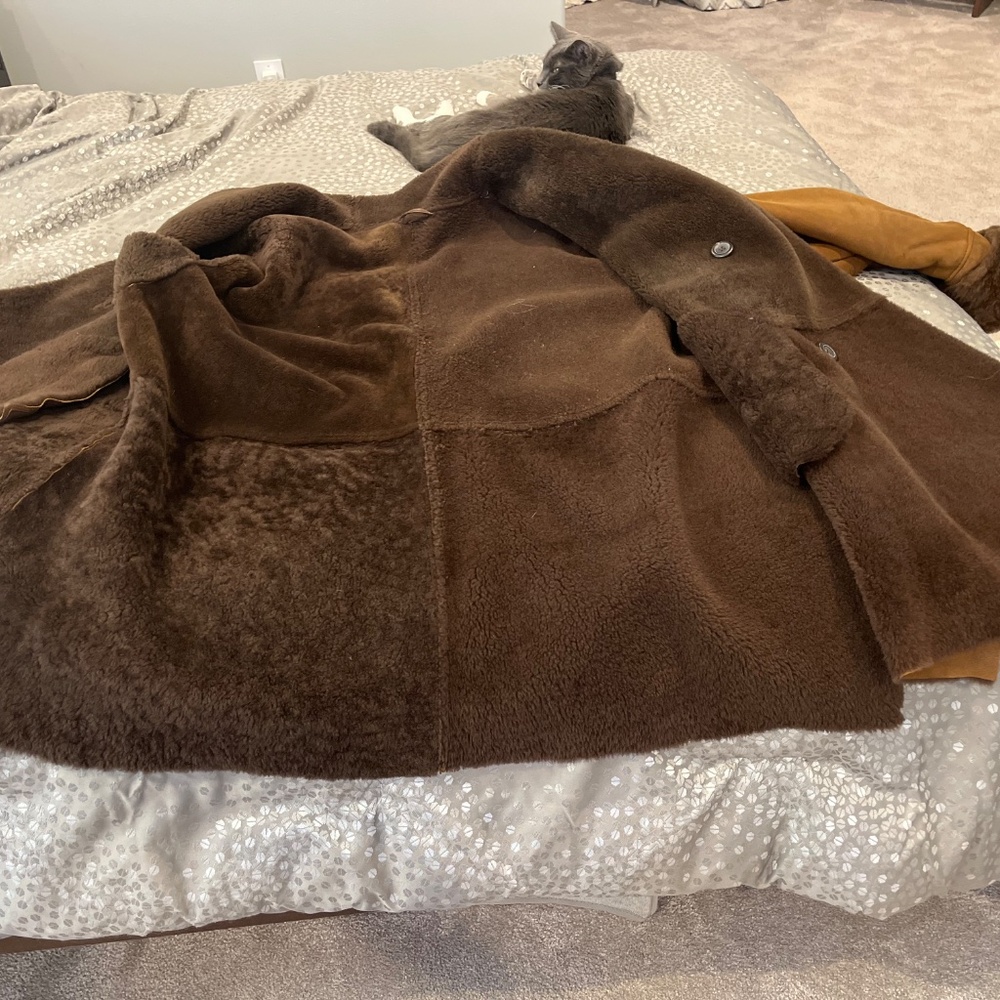 Shearling coat - Picture 3 of 6